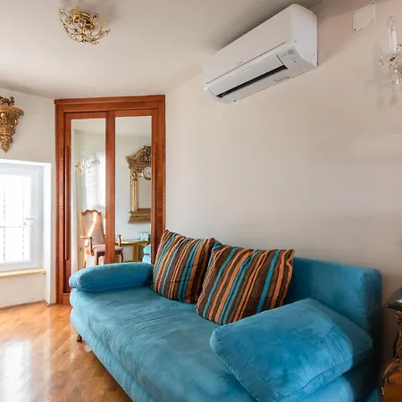 Notch With Sea View Апартаменты *