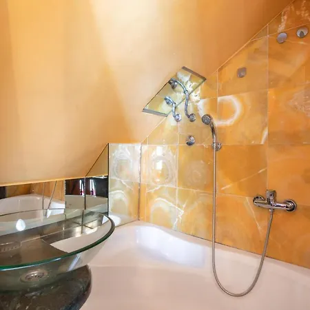 Notch With Sea View דירה