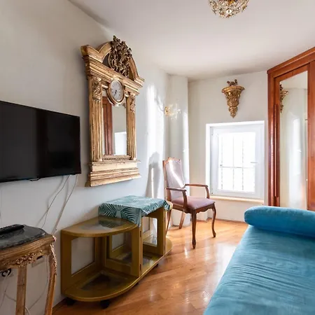 Notch With Sea View דירה באסקה